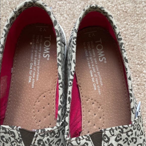 Toms - Picture 5 of 5